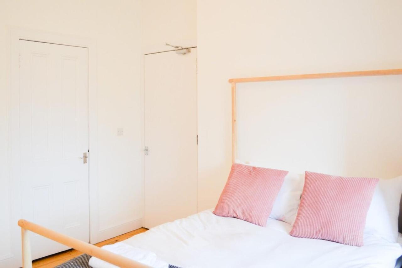 Modern 1 Bedroom Flat In The Heart Of Edinburg Exteriör bild